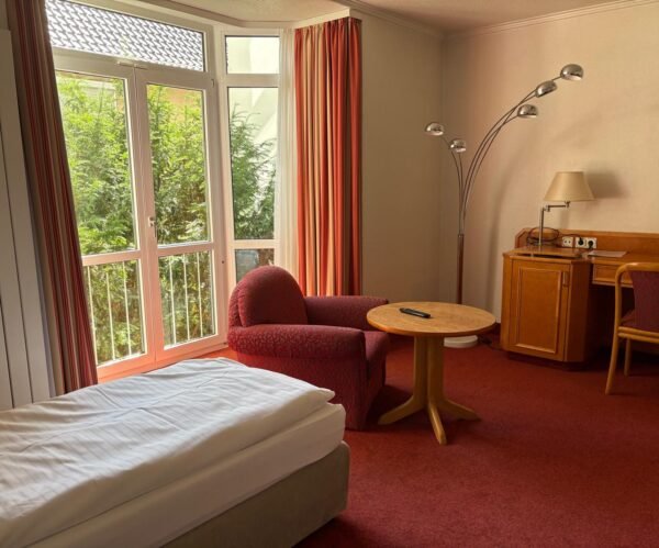 c1347ff2-a9d1-4b23-b0ee-33c74eecdf80